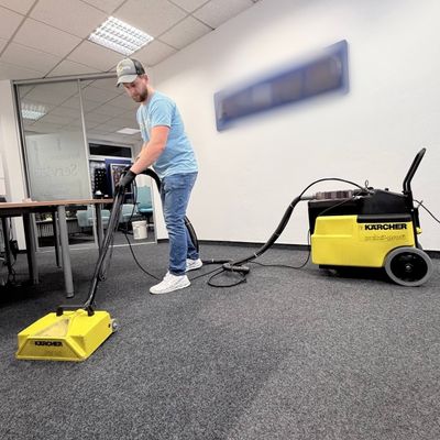 Teppichboden reinigen lassen: Tipps für Mietwohnungen